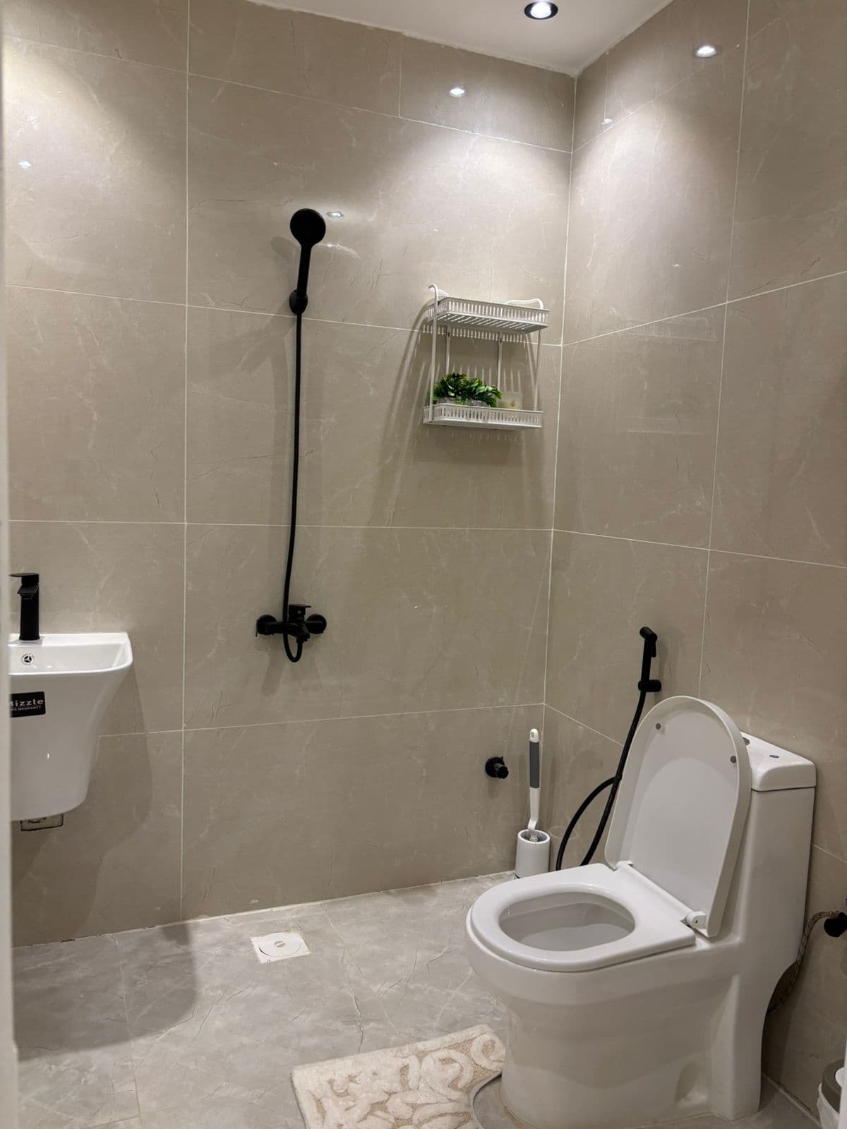 استديو بسرير ماستر وجلسة جانبية 2