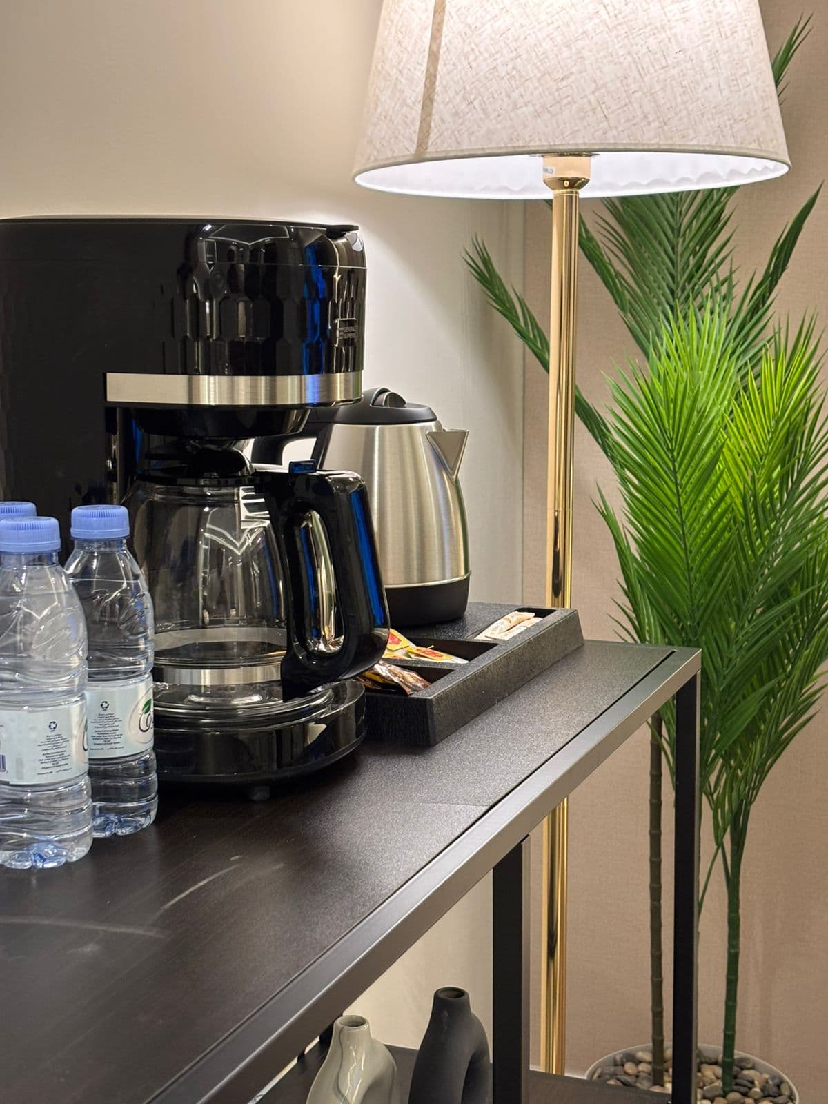 استديو بسرير ماستر وجلسة جانبية 5