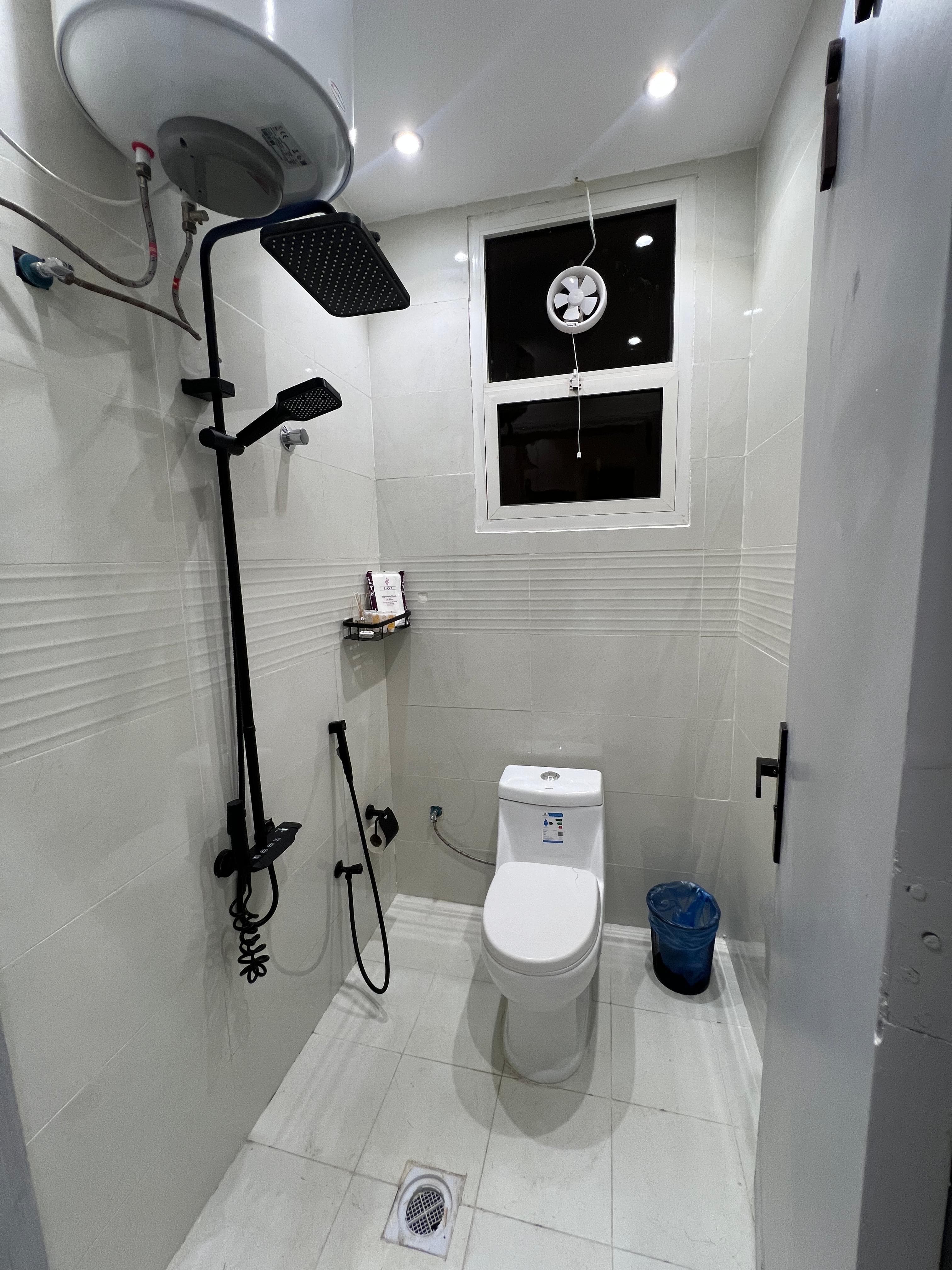 Modern Studio Smart Check in 7