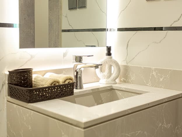 شقه ببلكونه مطله على البحر 11