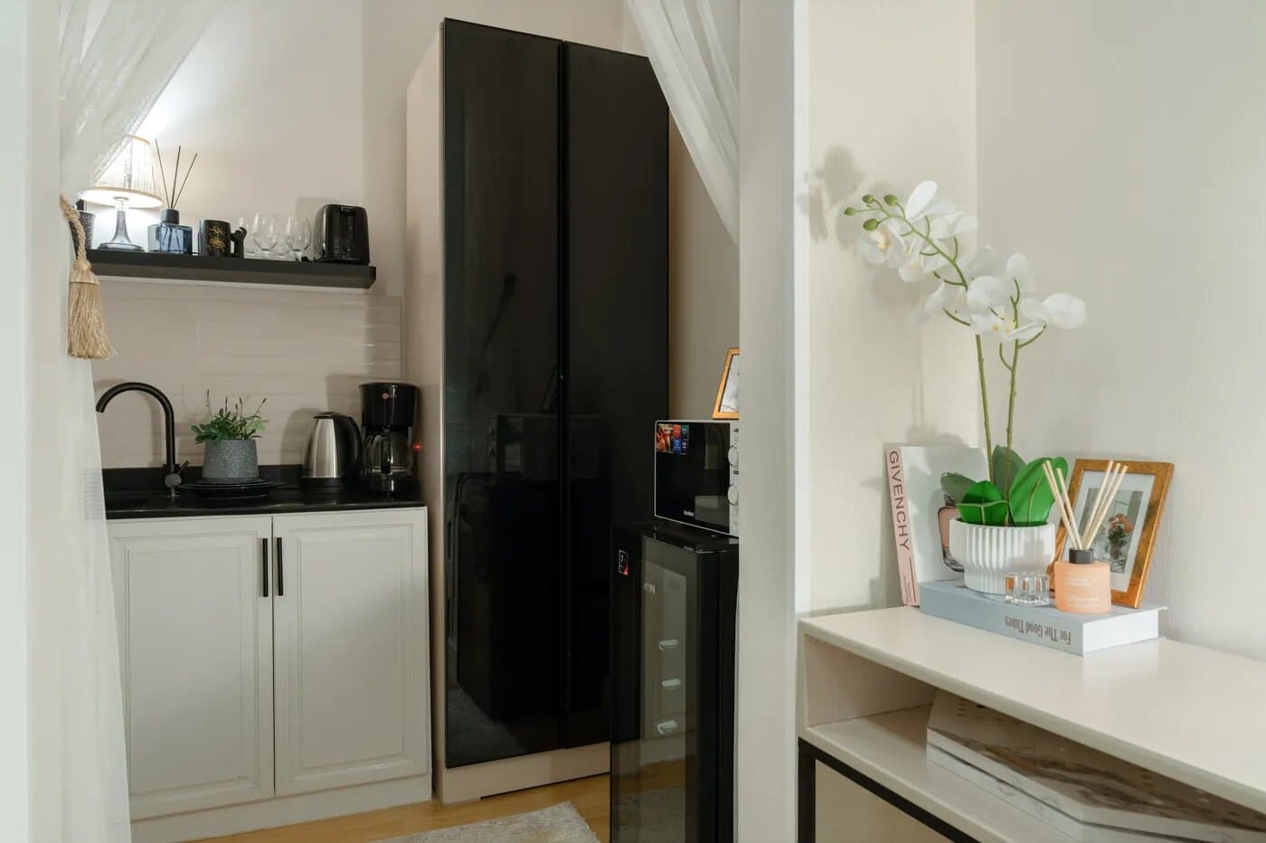 استديو هادئ بسرير ماستر 9