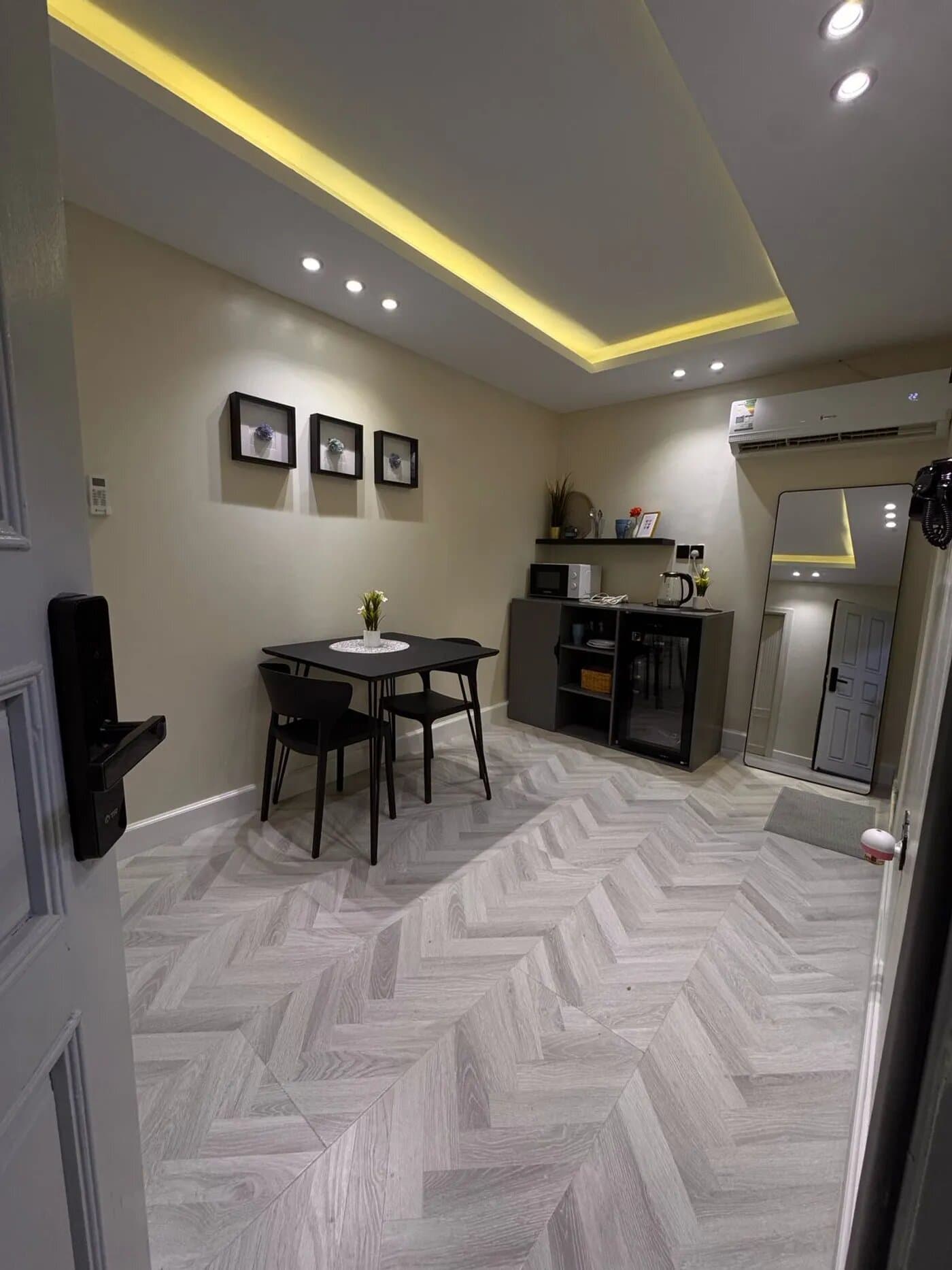 شقة بغرفة نوم وصالة بدخول ذكي 7