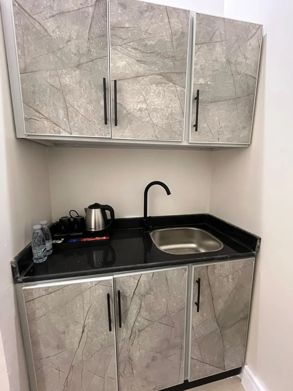 شقة بغرفة نوم وصالة 6