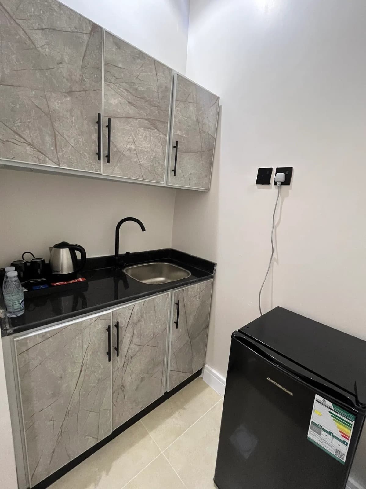 شقة بغرفة نوم وصالة 7