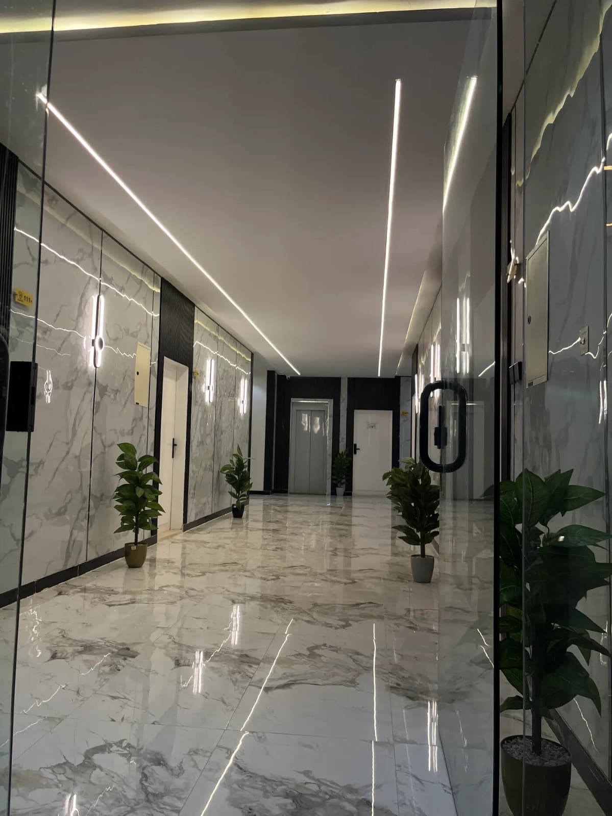 شقة بغرفة نوم وصالة 11