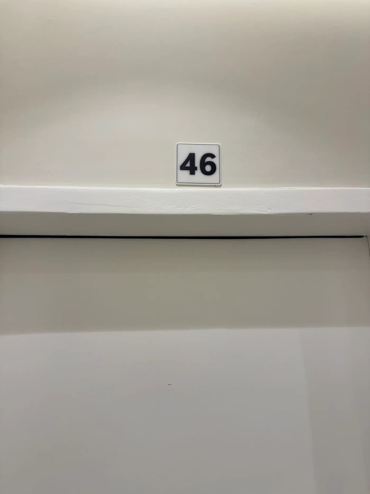 استوديو بسرير ماستر وجلسة جانبية 10