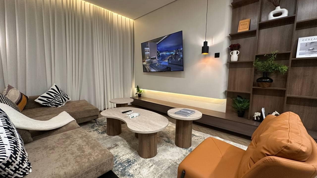 غرفة وصالة مع جاكوزي property view