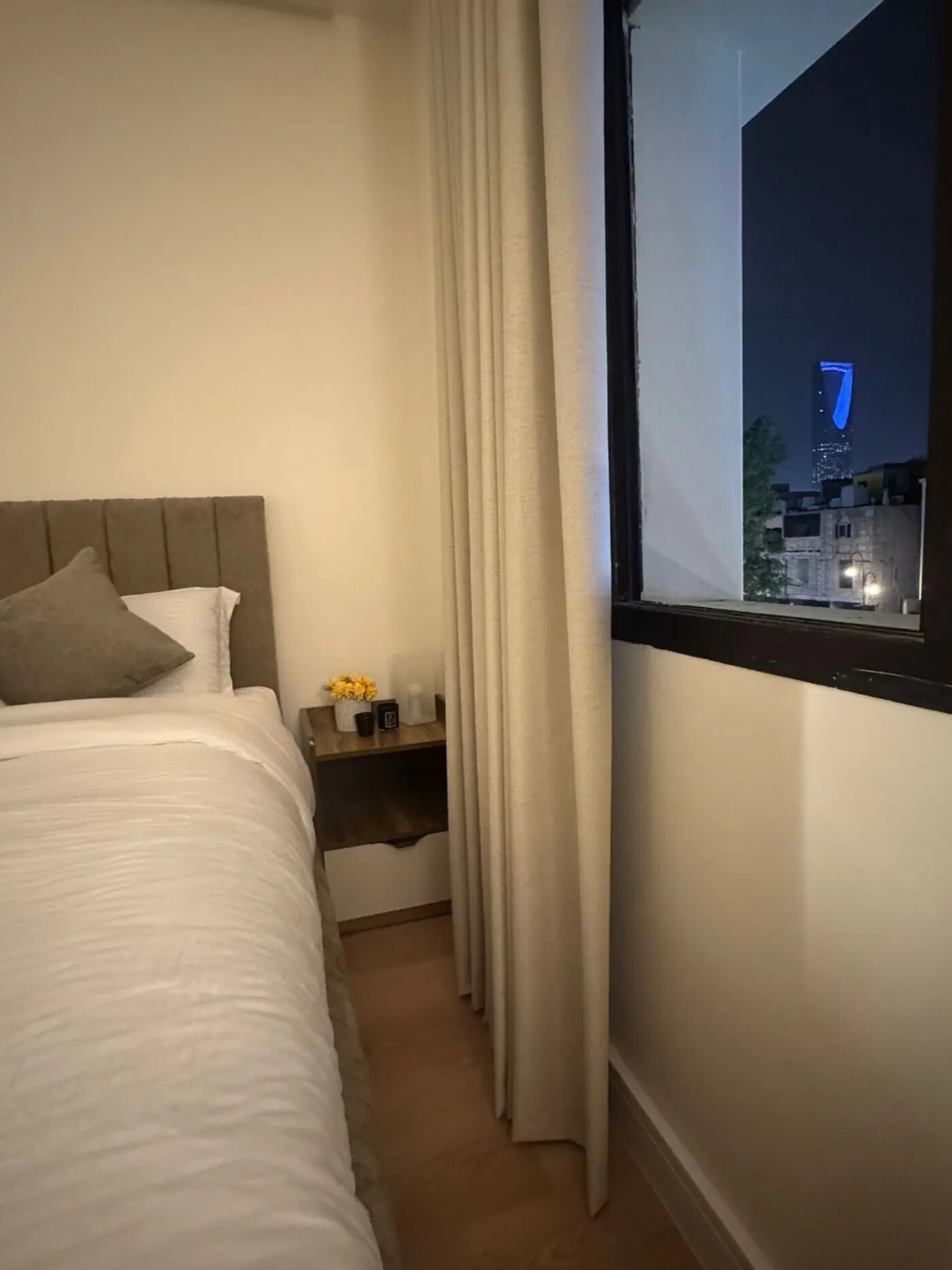 شقة بصالة وغرفة نوم 4