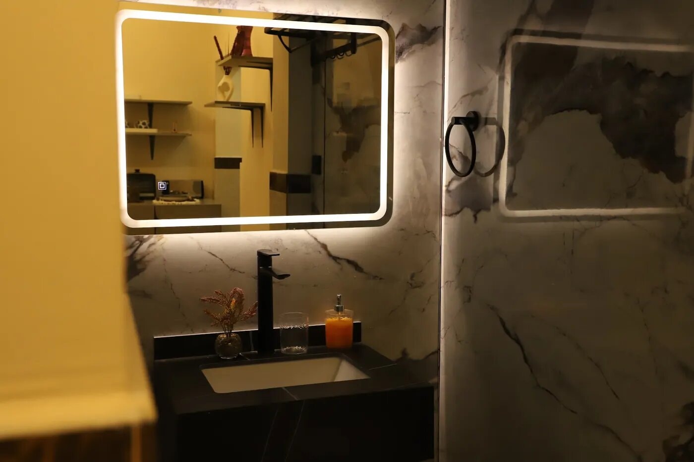 استديو هادئ بسريرماستر بدخول ذكي 15