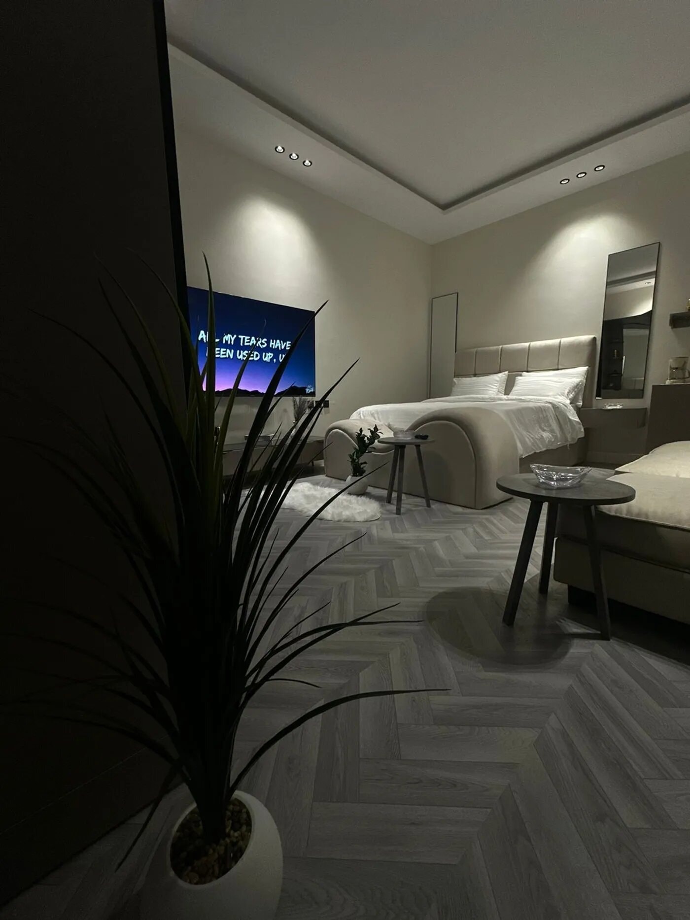 استديو هادئ بدخول ذاتي 6