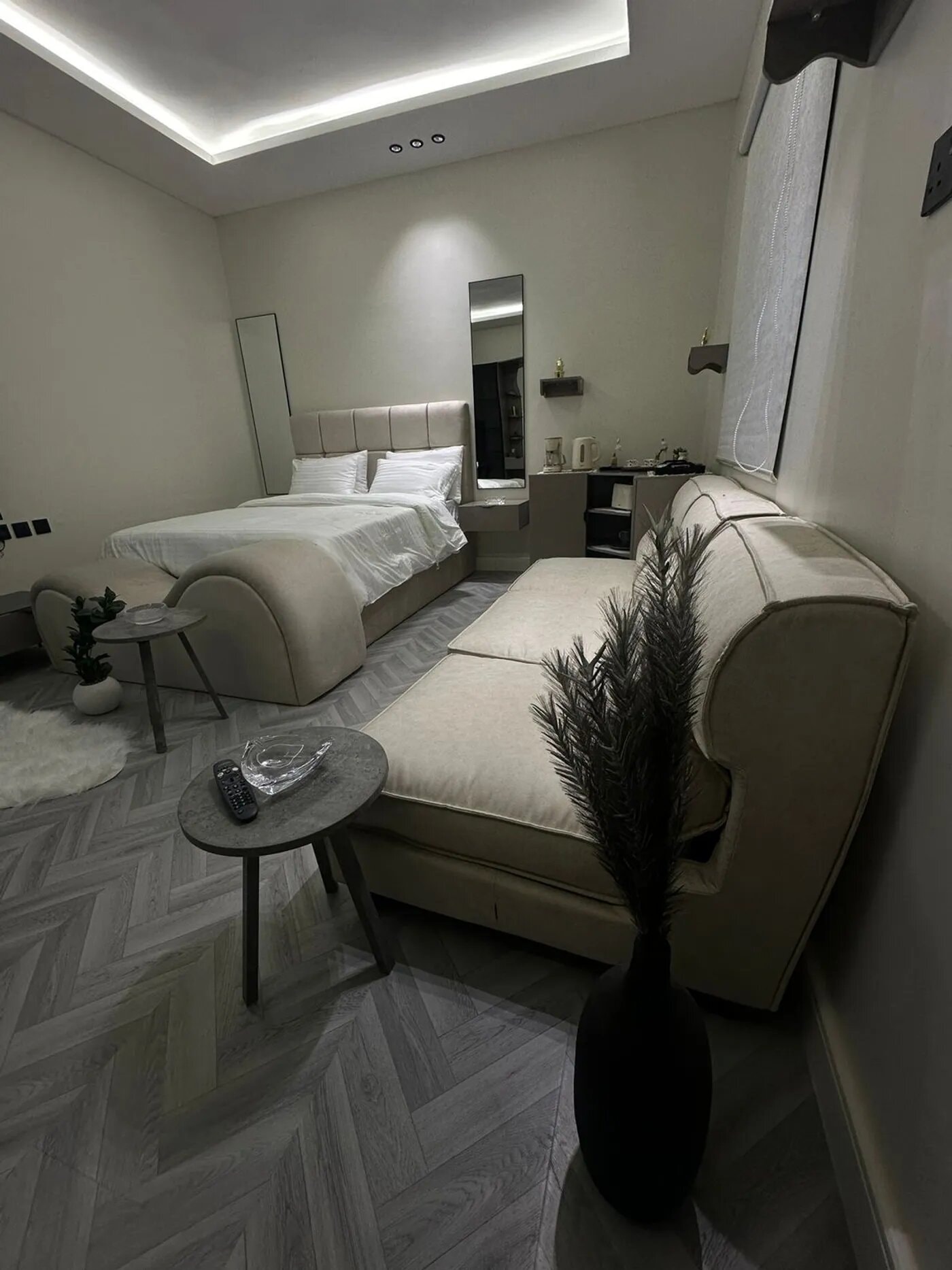 استديو هادئ بدخول ذاتي 9