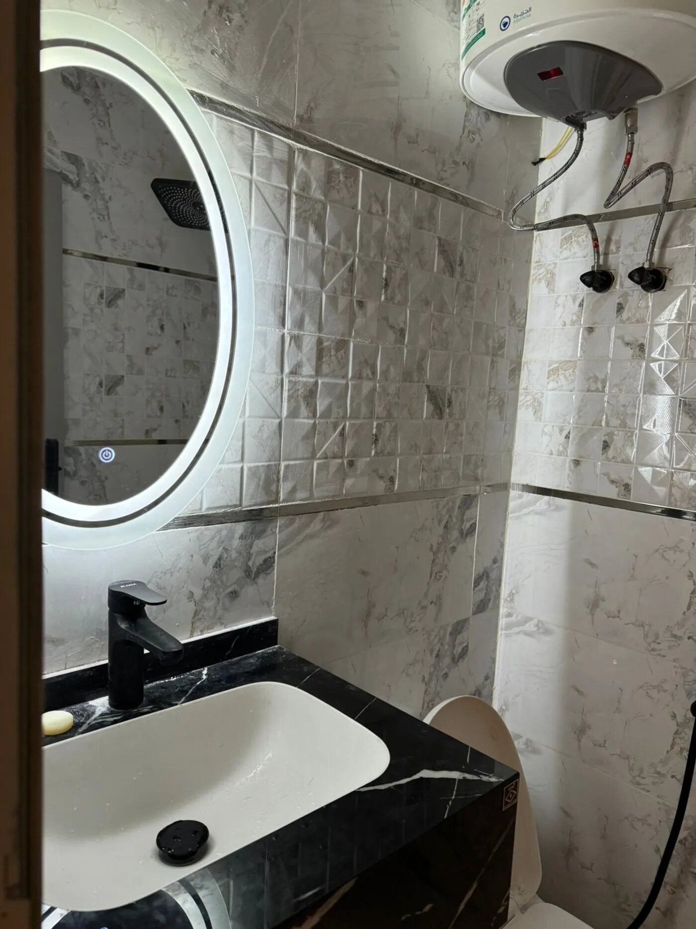 استديو هادئ بدخول ذاتي 6