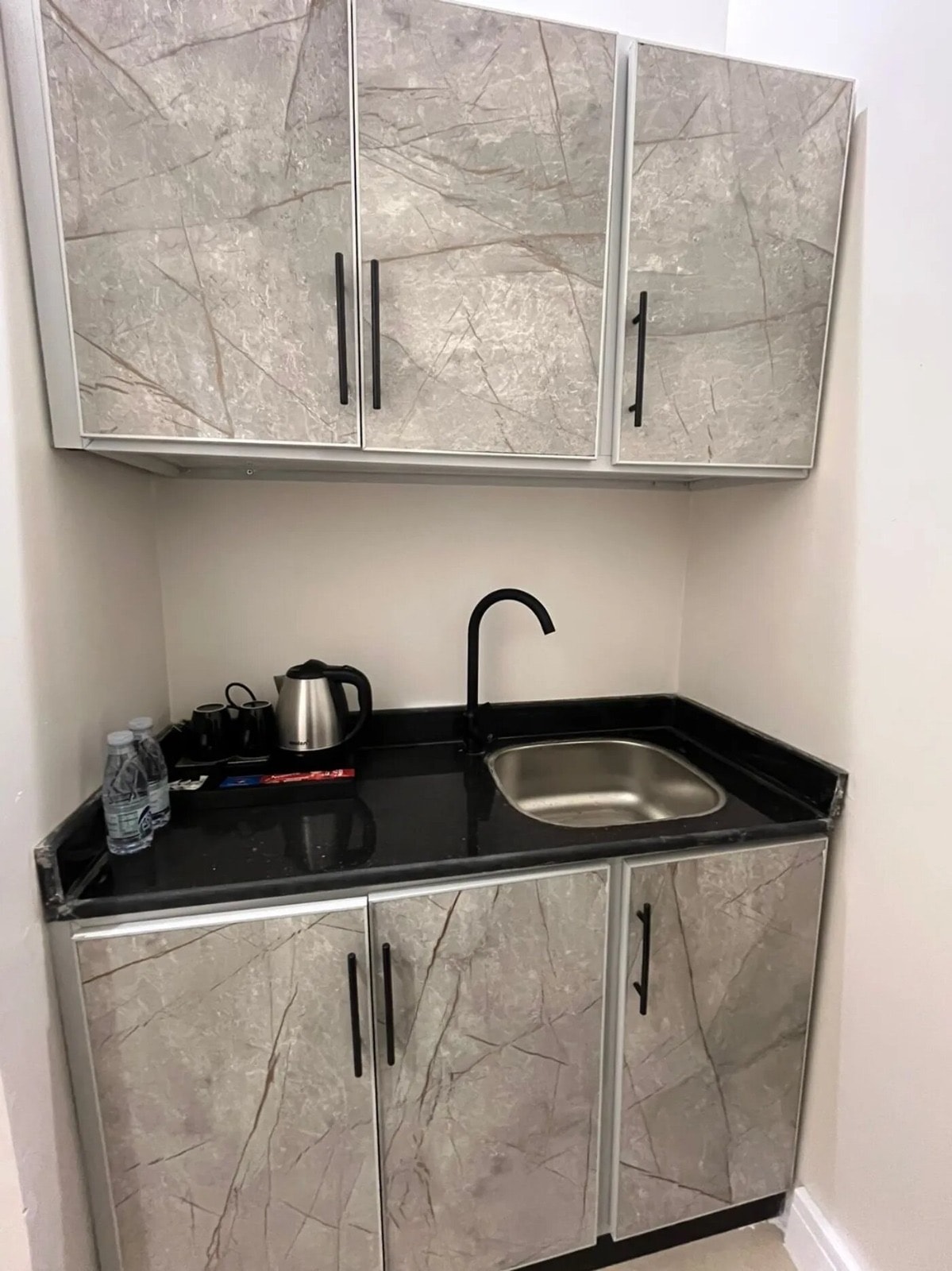 شقة بغرفة نوم وصالة 6