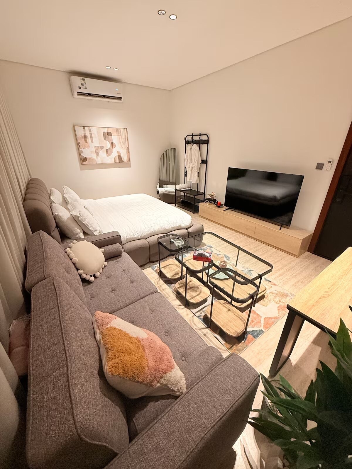 استوديو أعمال بالقرب من المطار 5