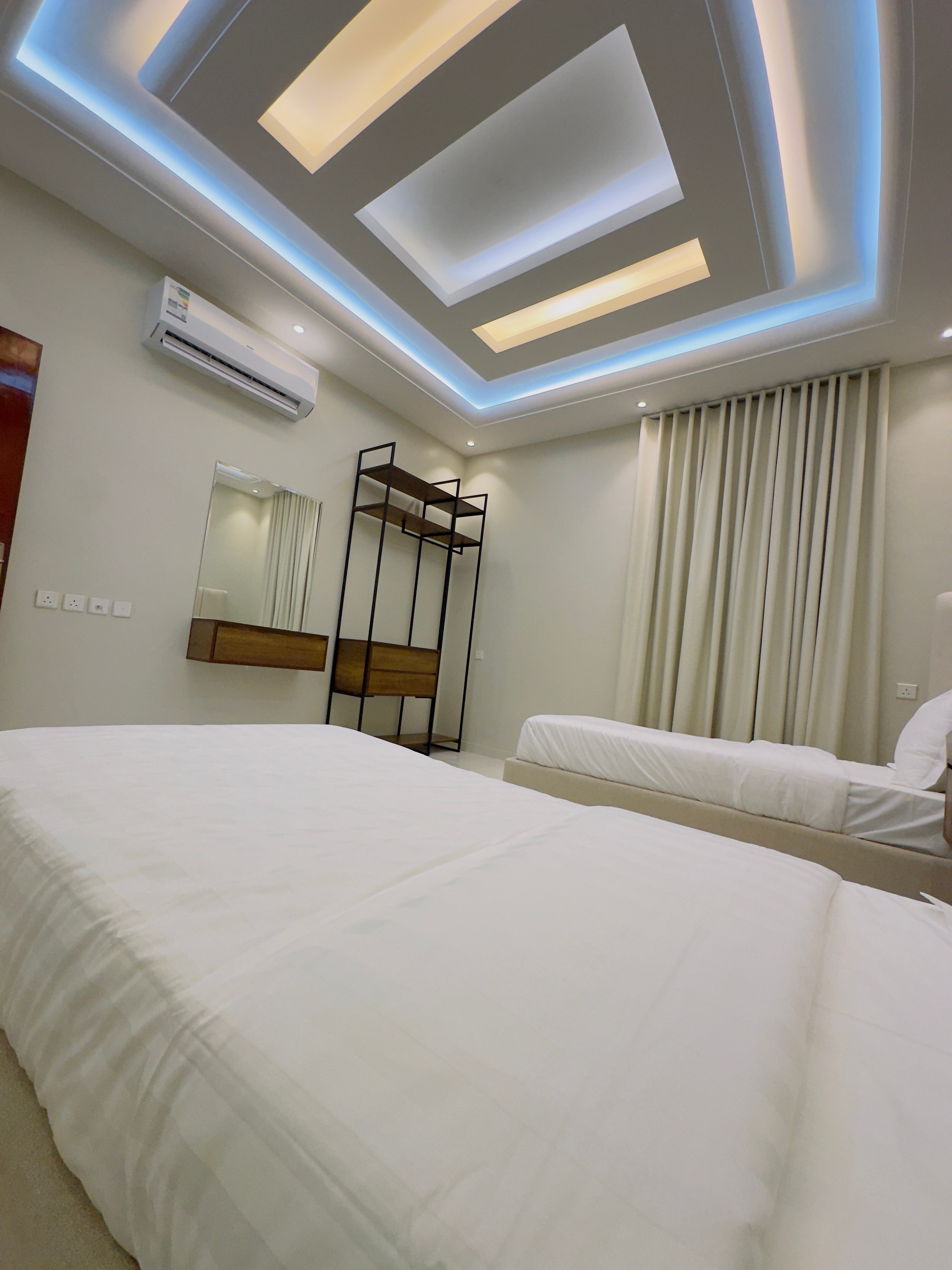 شقة انيقة بغرفتين نوم ومطبخ 8