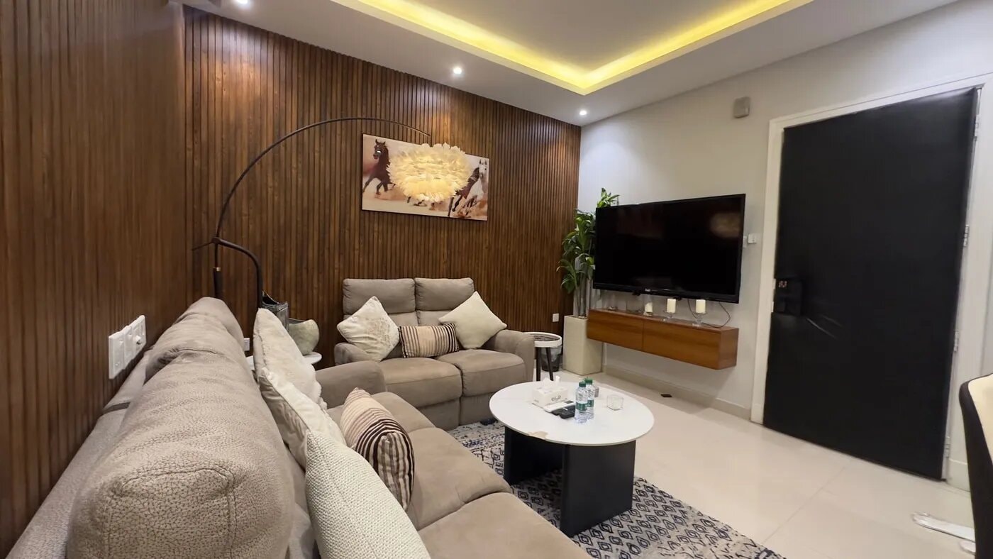 شقة بغرفة نوم ومعيشة 3