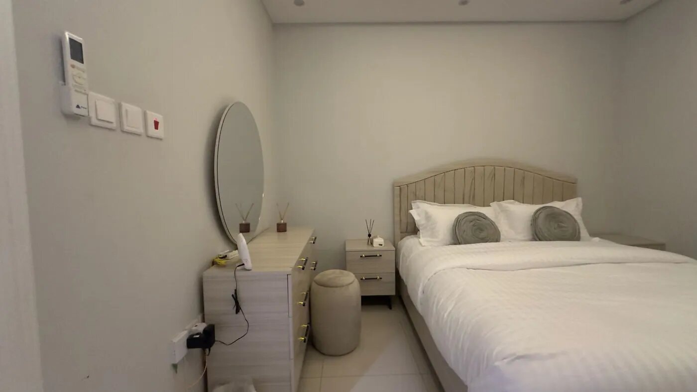 شقة بغرفة نوم ومعيشة 7