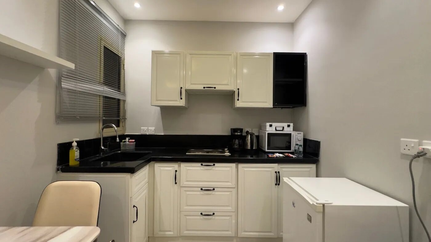 شقة بغرفة نوم ومعيشة 9