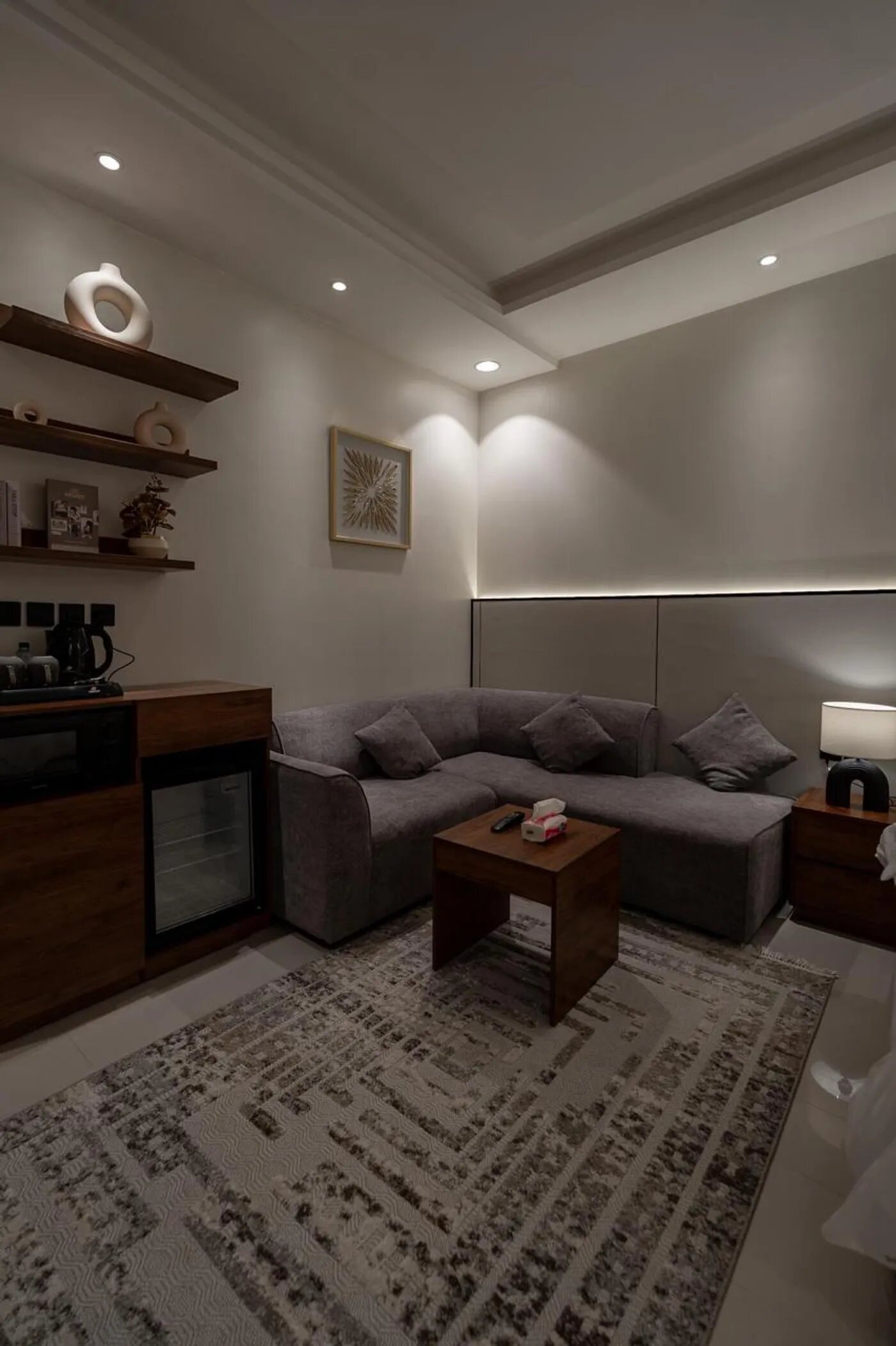 Cozy and Comfy Apt 4