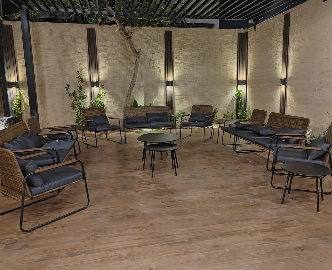 شاليه بصالة أنيقة 8