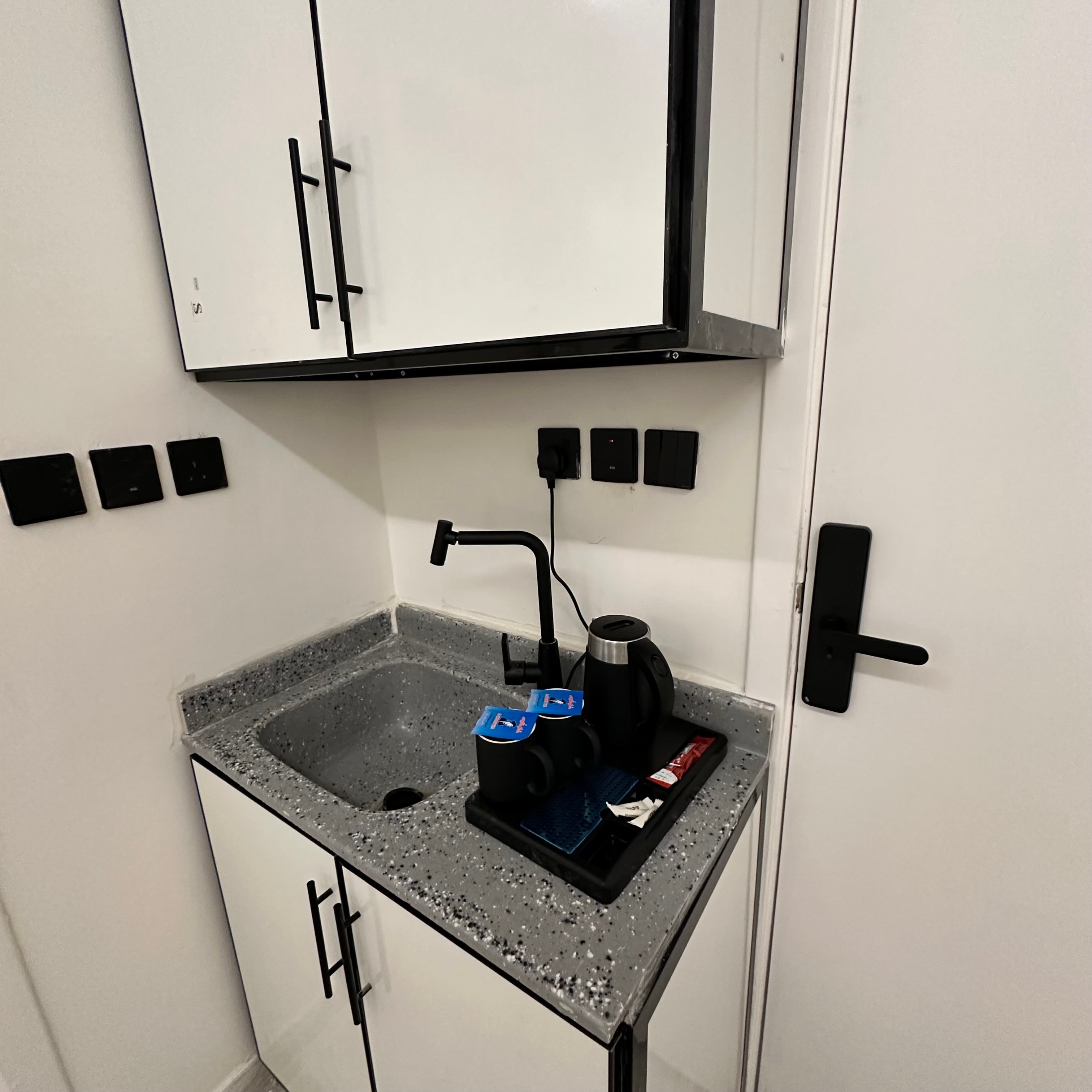 ستديو انيق دخول ذاتي 6