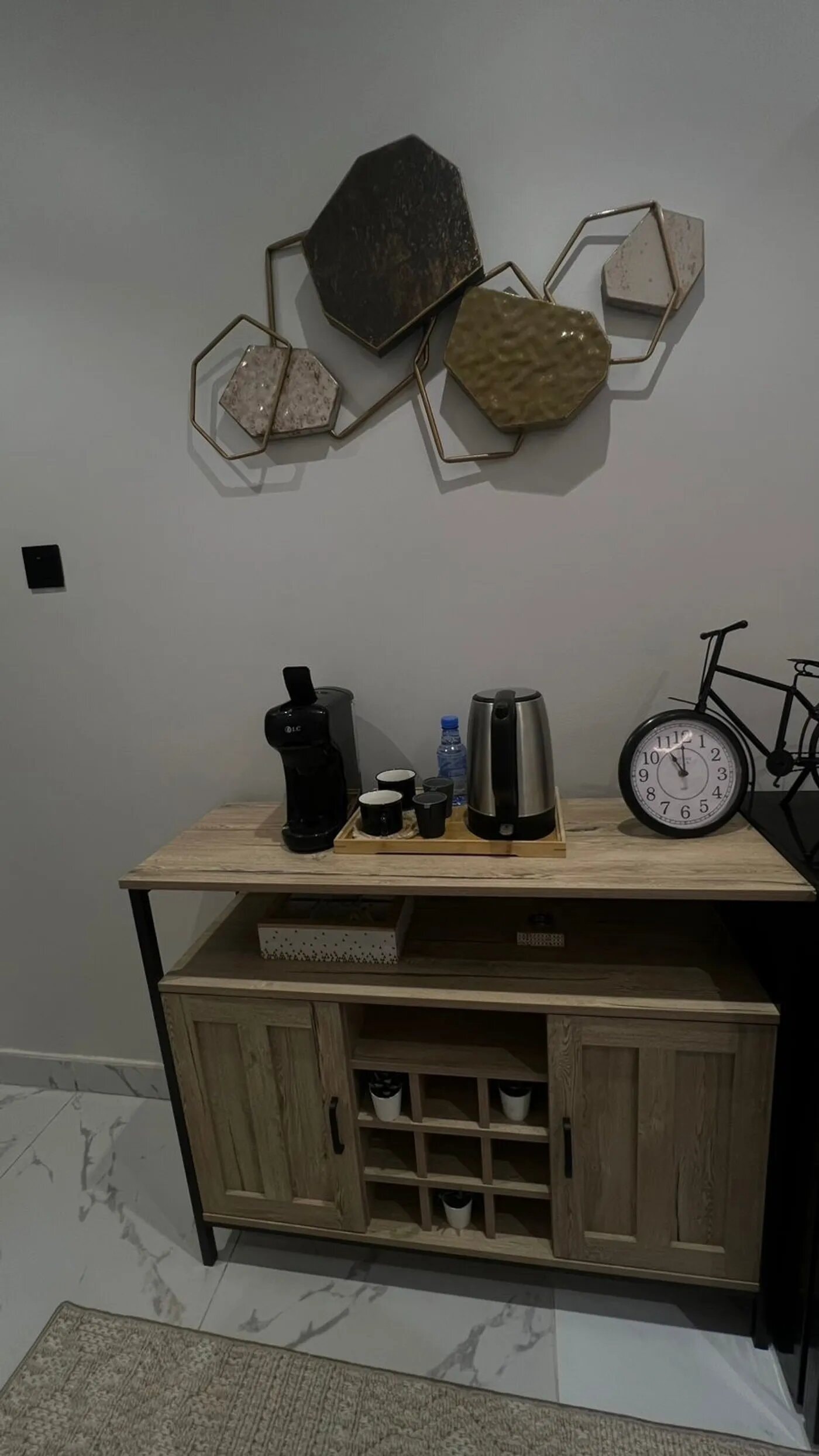 استديو بسرير ماستر 8