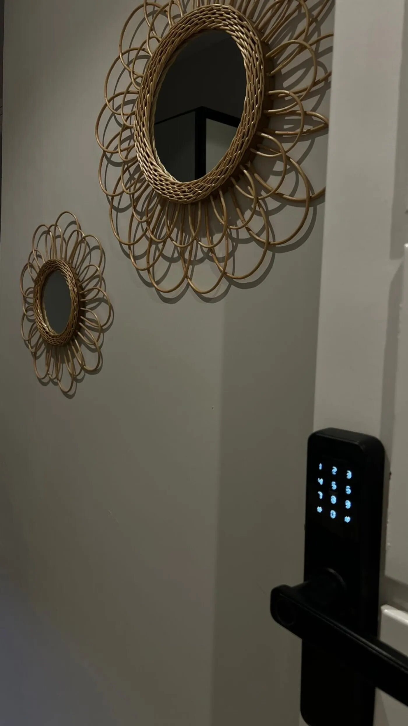 استديو بسرير ماستر 9