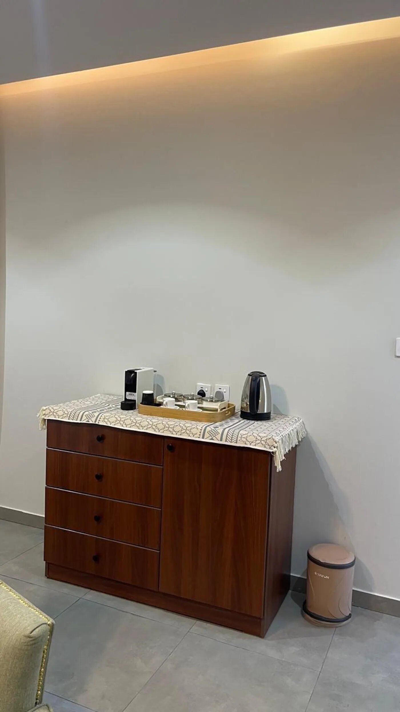 غرفة بسرير ماستر 4