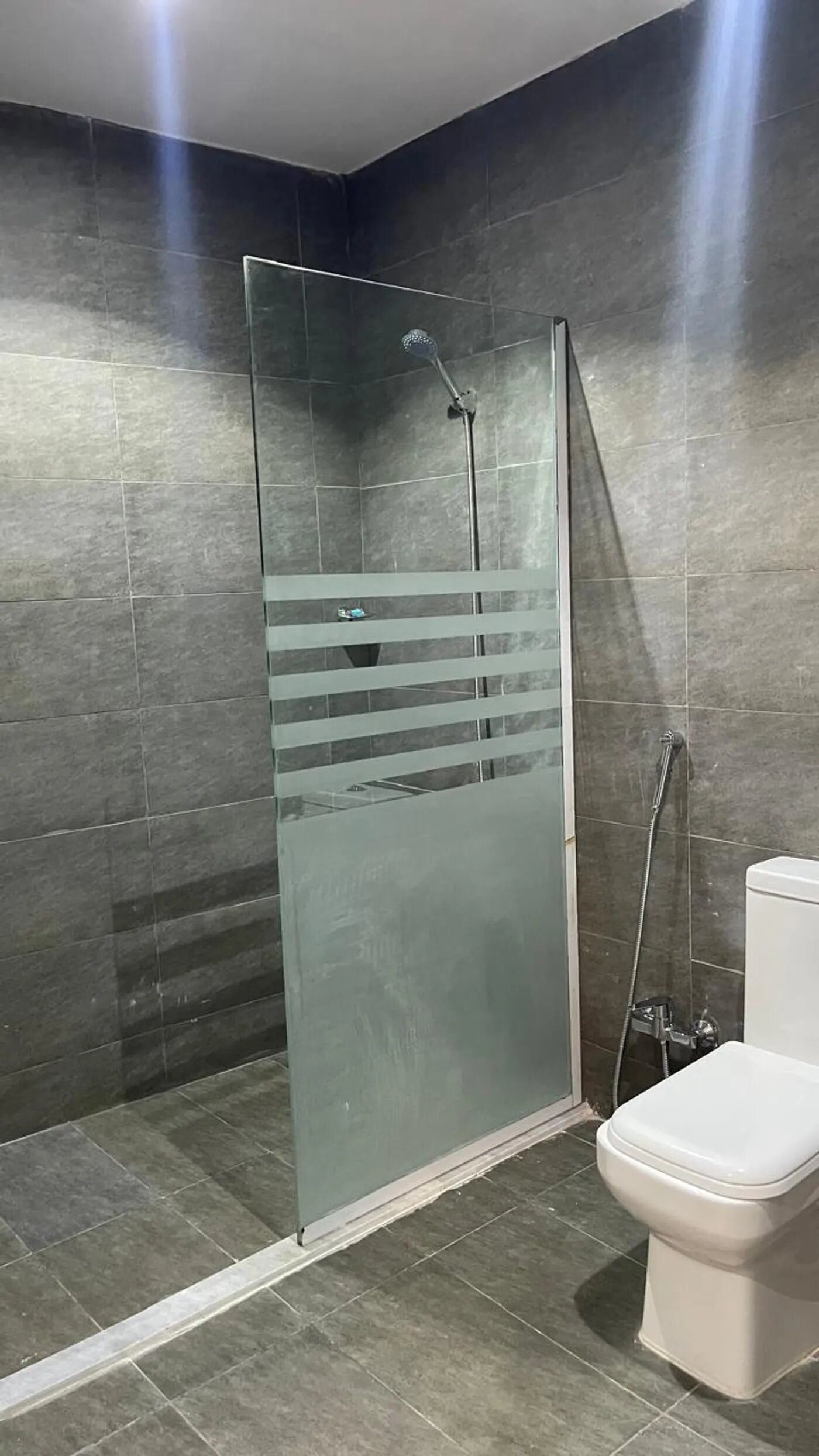 غرفة بسرير ماستر 11