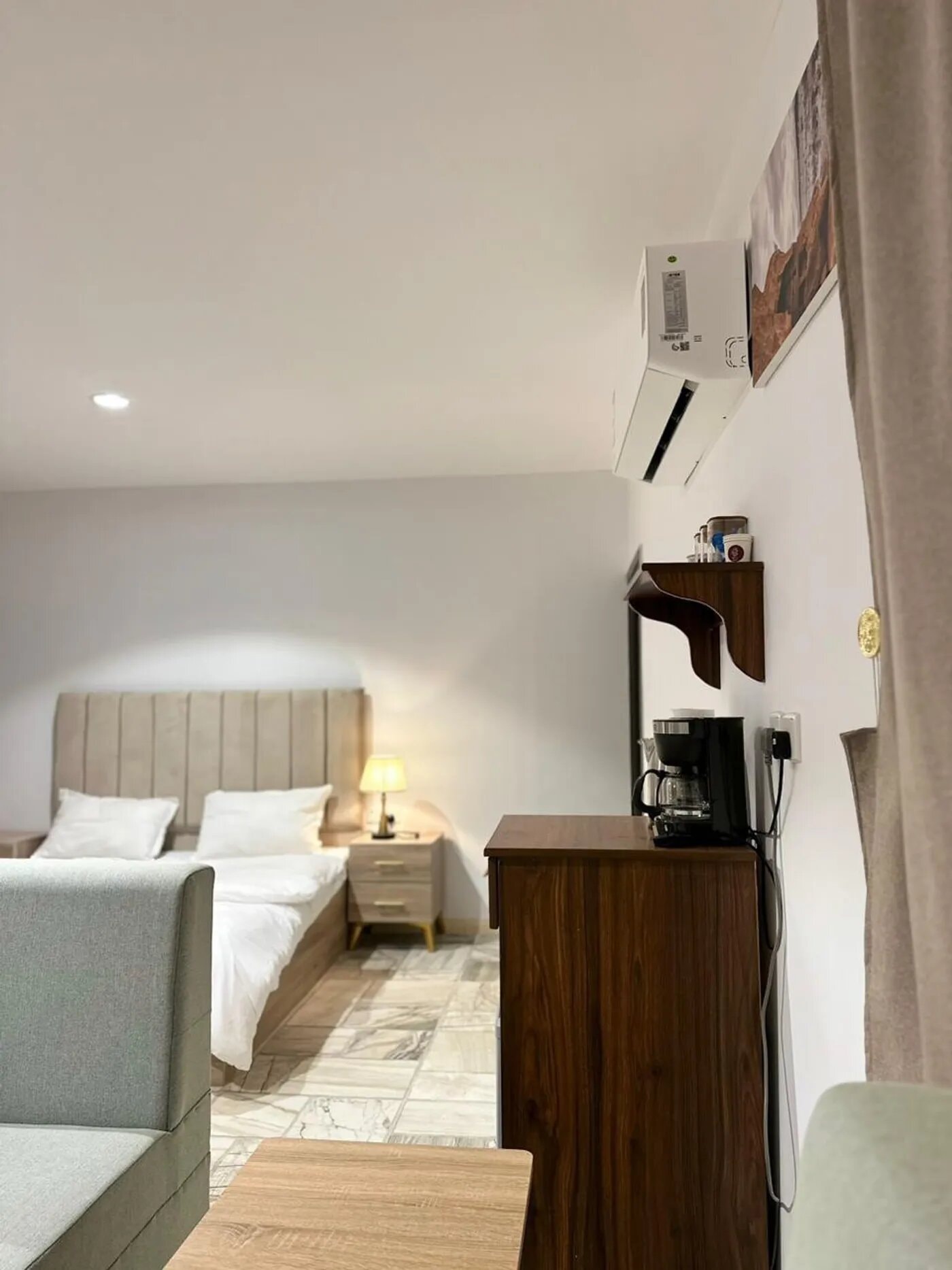 غرفة بسرير ماستر 2