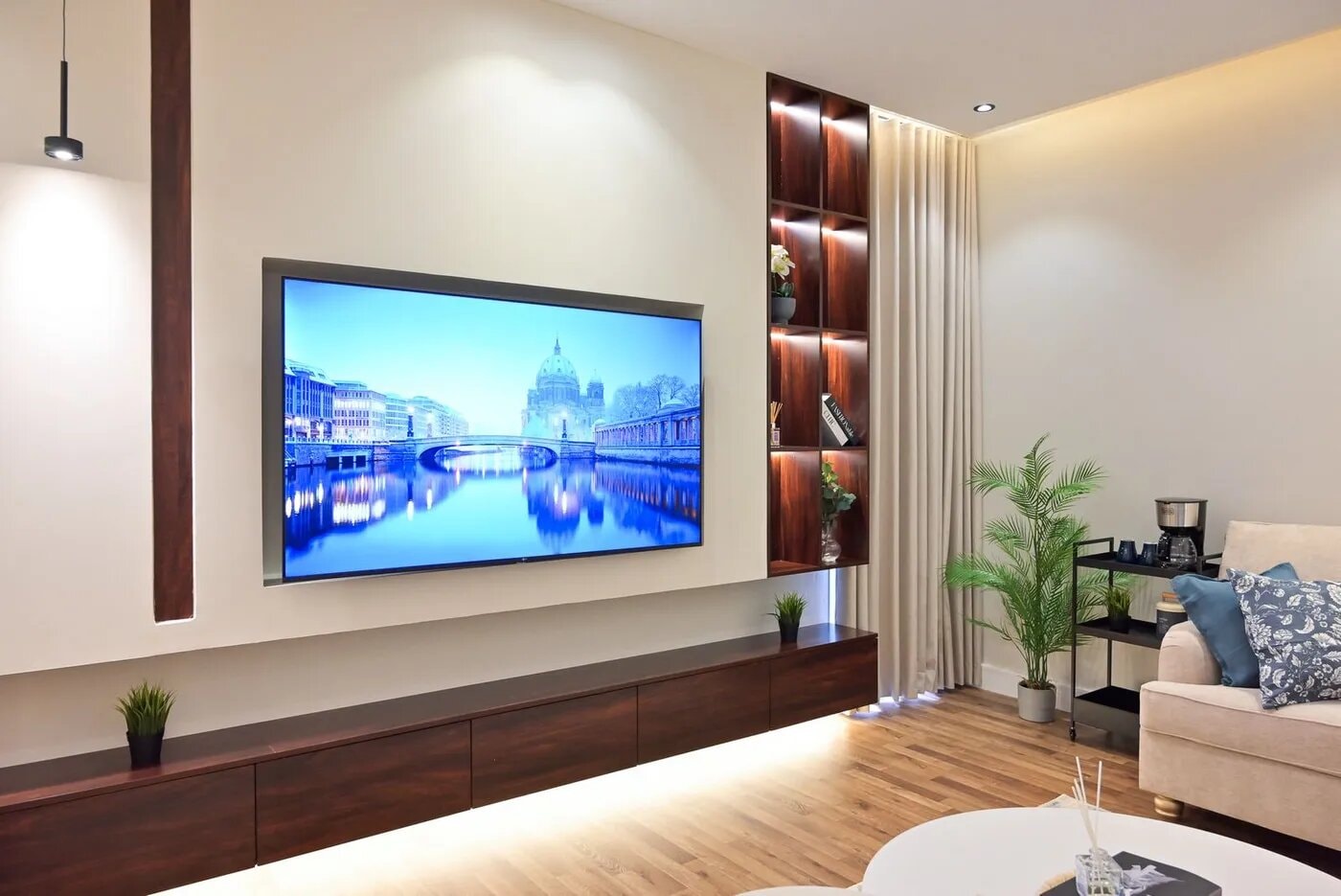 شقة بغرفة نوم وصالة 3