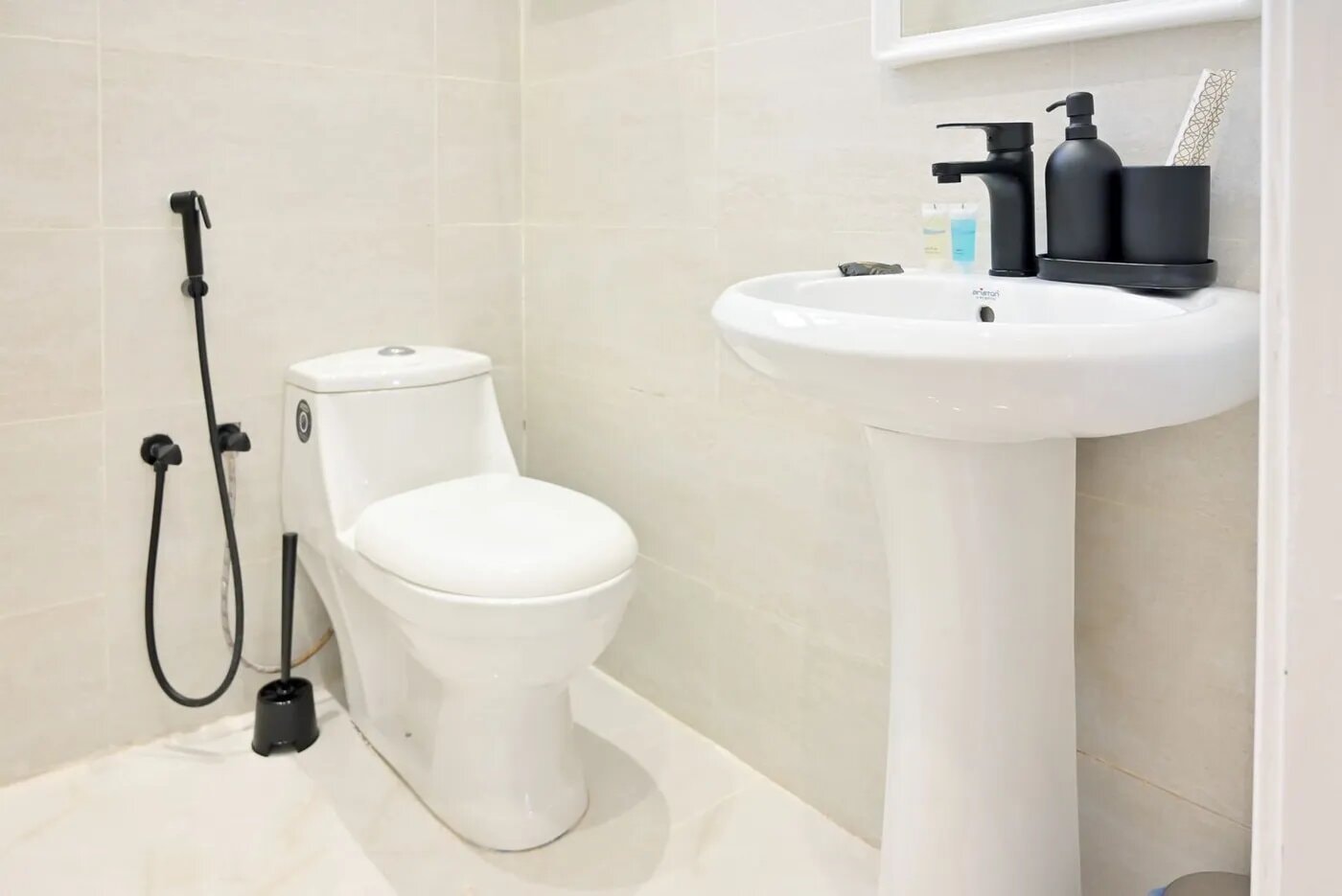 شقة بغرفة نوم وصالة 9