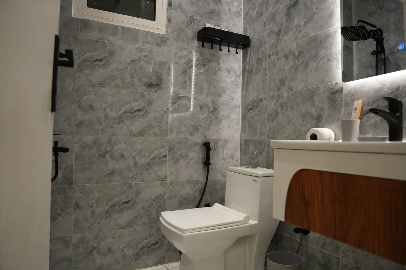 استديو بسرير ماستر 9