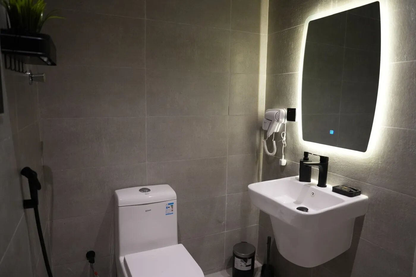 استديو بسرير ماستر 9