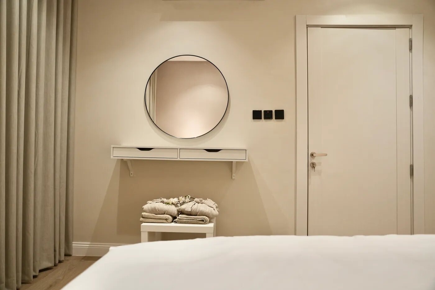 شقة بغرفة نوم وصالة 5