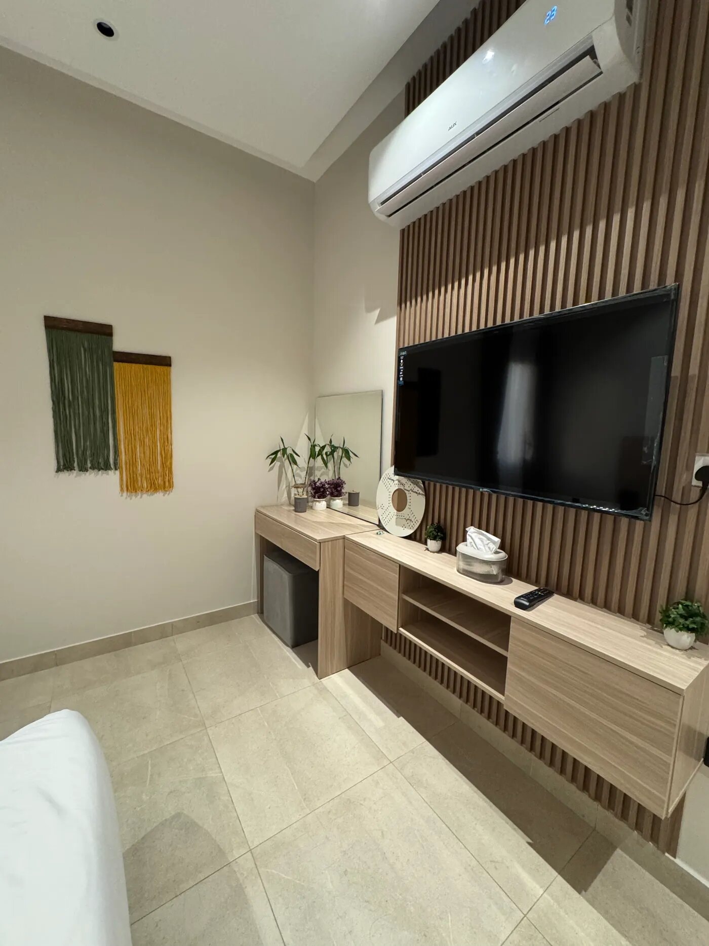 استديو بسرير ماستر 4