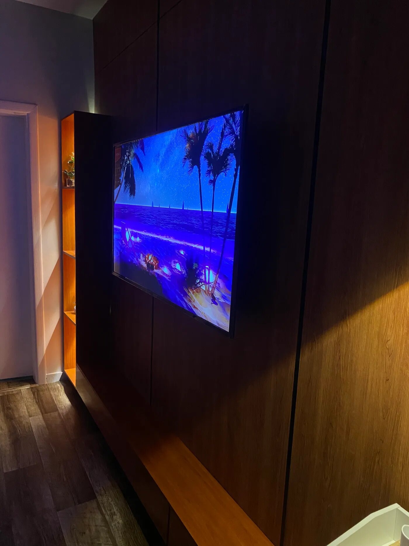 شقة بغرفة معيشة ونوم 2