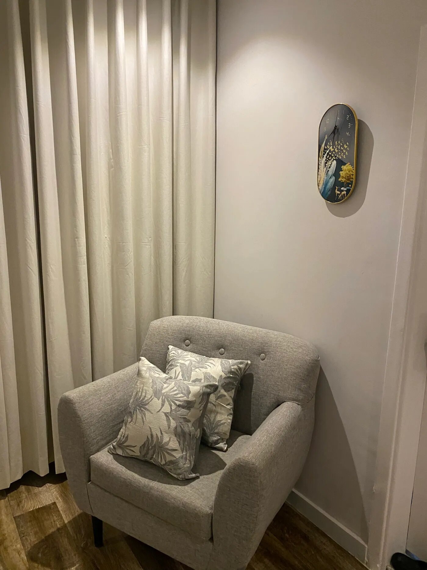 شقة بغرفة معيشة ونوم 7