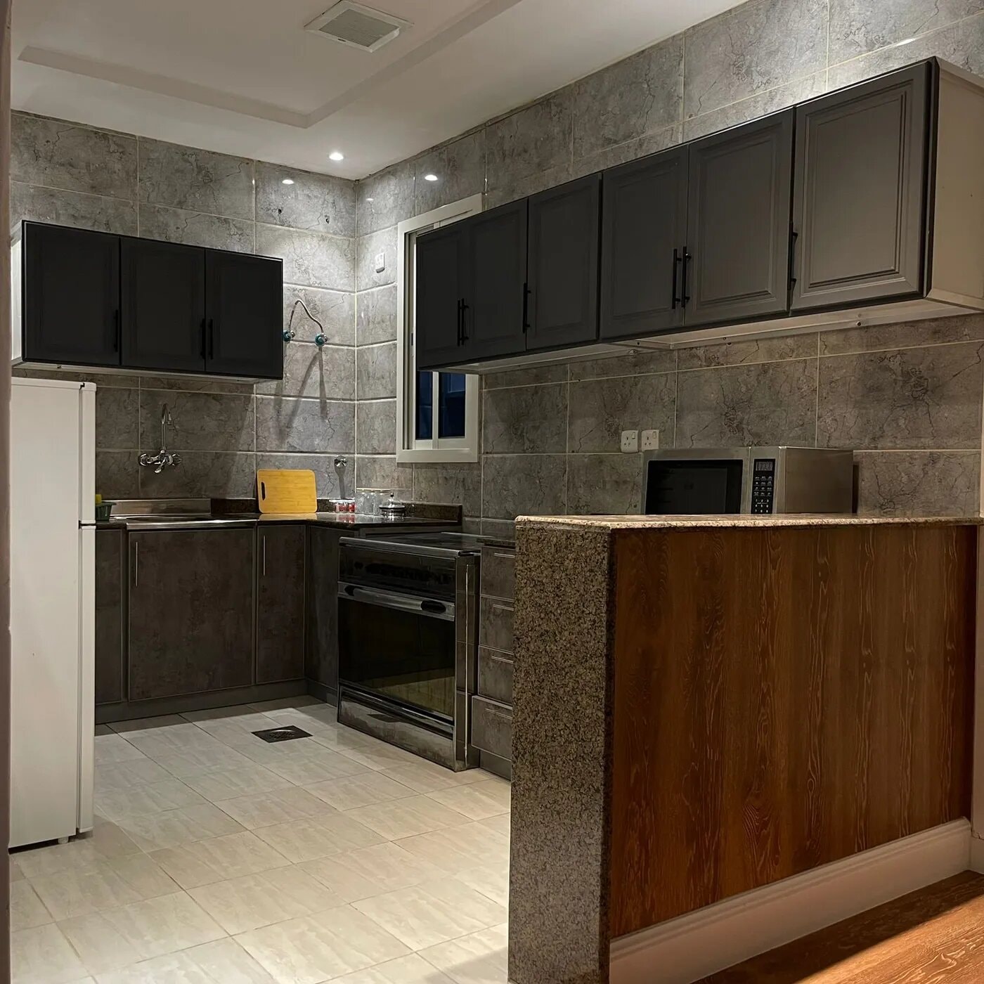 شقة بثلاث غرف وصالة 8