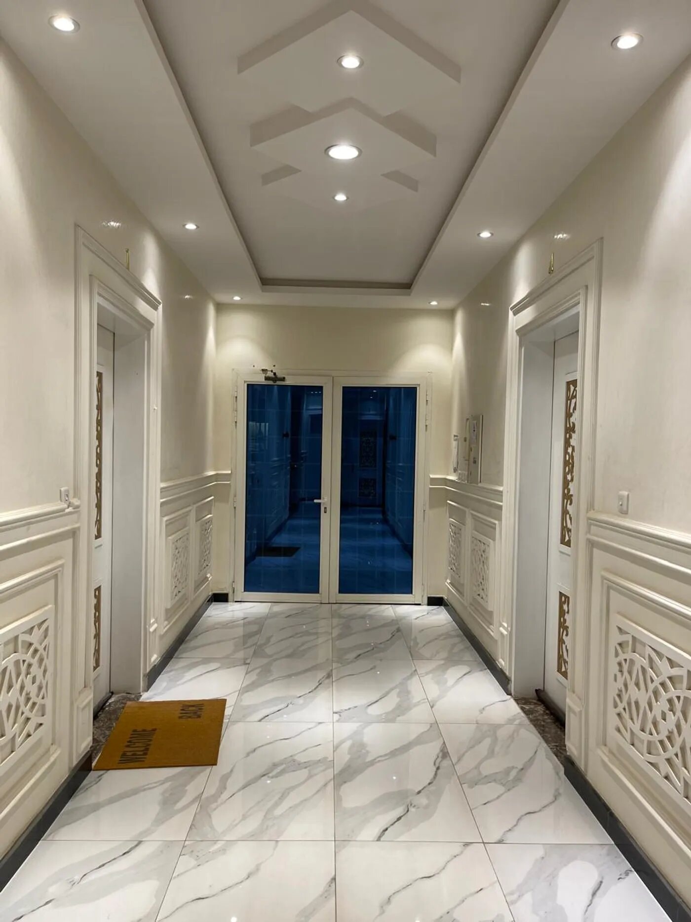 شقة بثلاث غرف وصالة 11