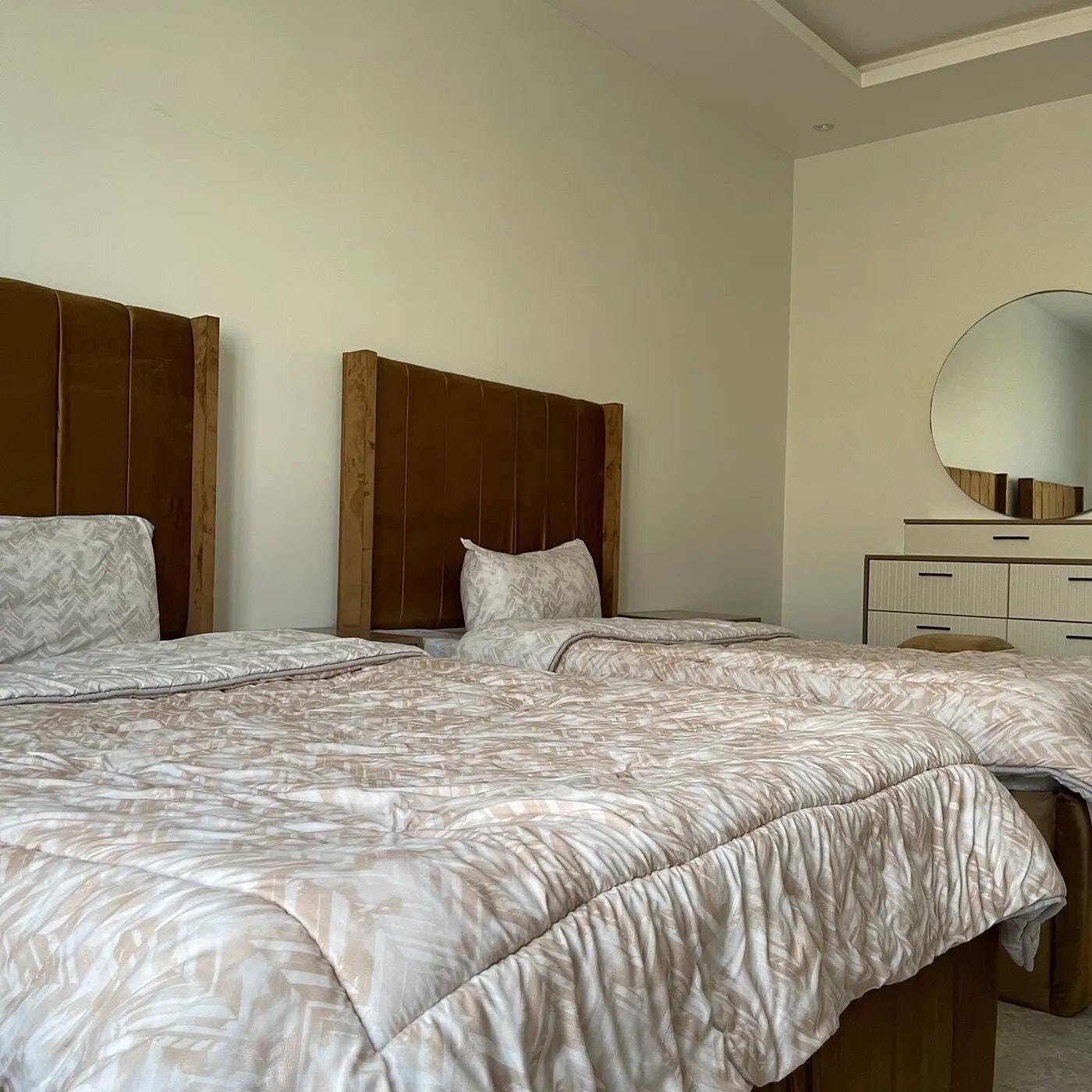 شقة بغرفتين وصالة 7