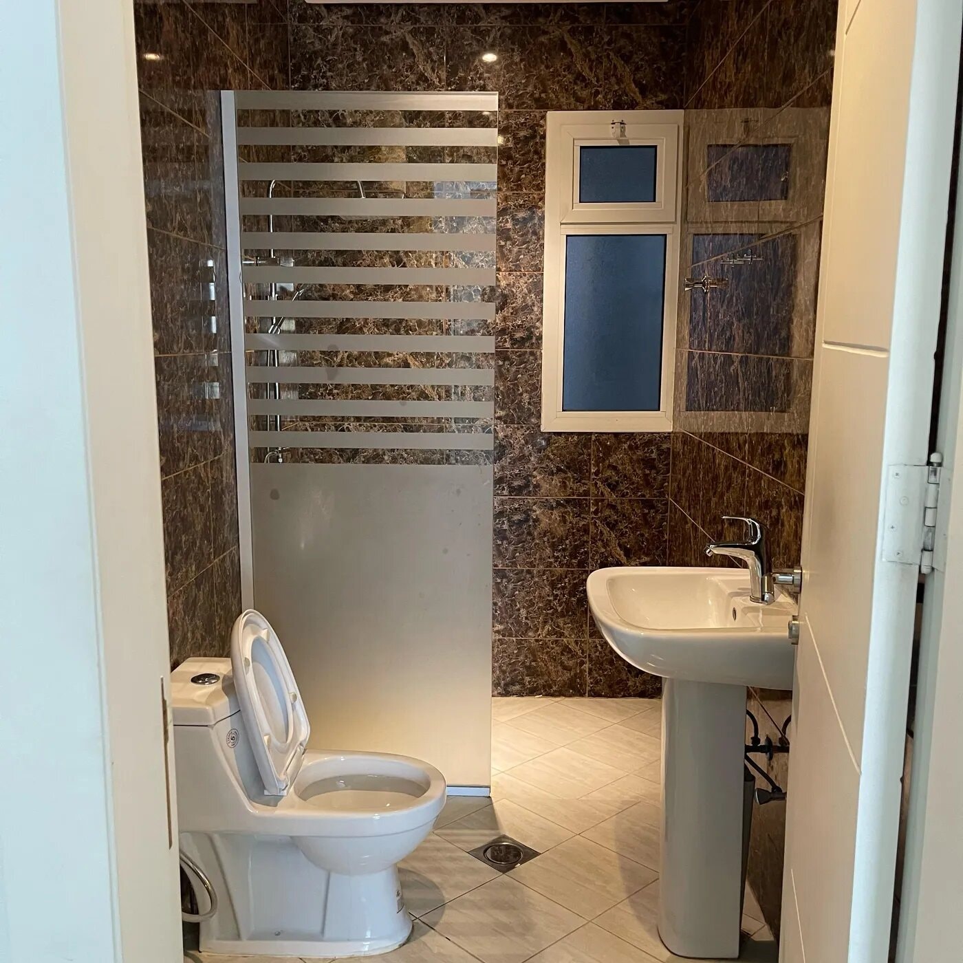 شقة بغرفتين وصالة 10