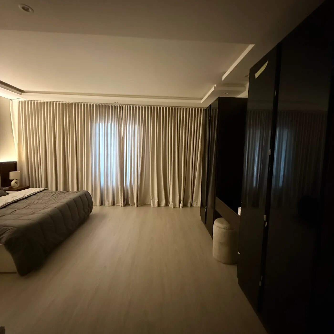 شقة بصالة أنيقة 5