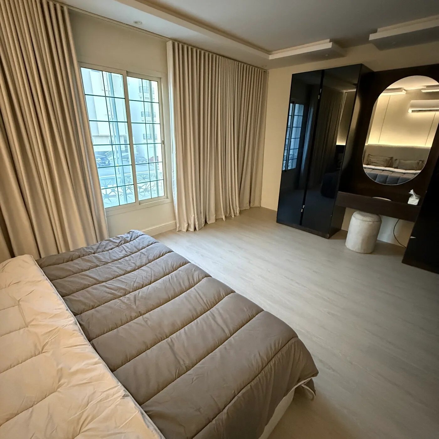 شقة بصالة أنيقة 6