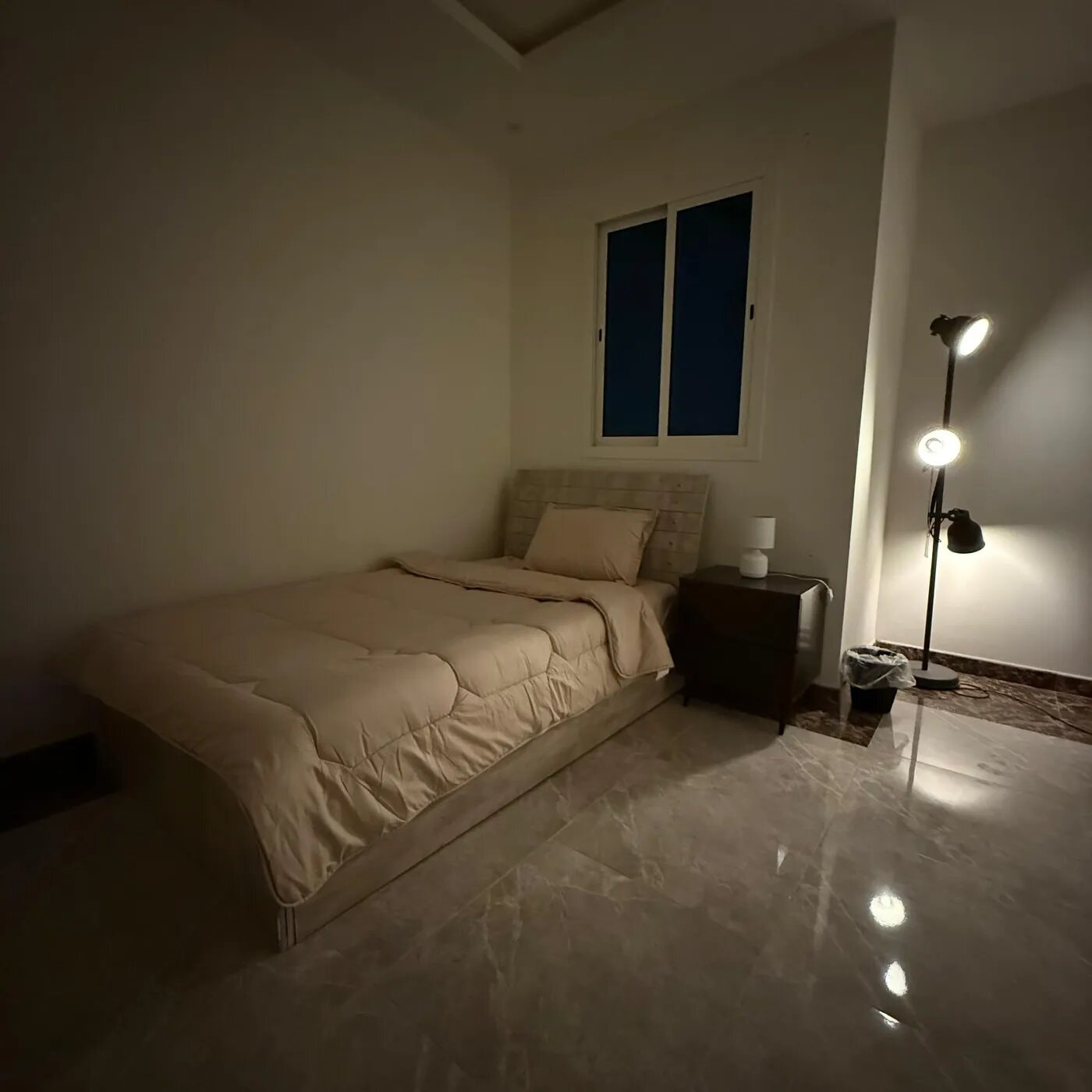 شقة بصالة أنيقة 7