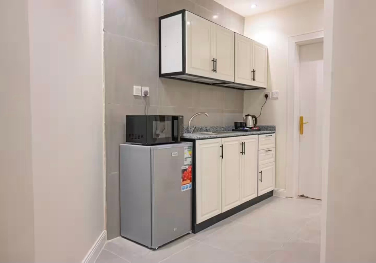 شقة فاخرة غرفة وصالة دخول ذكي حي الملقا 7