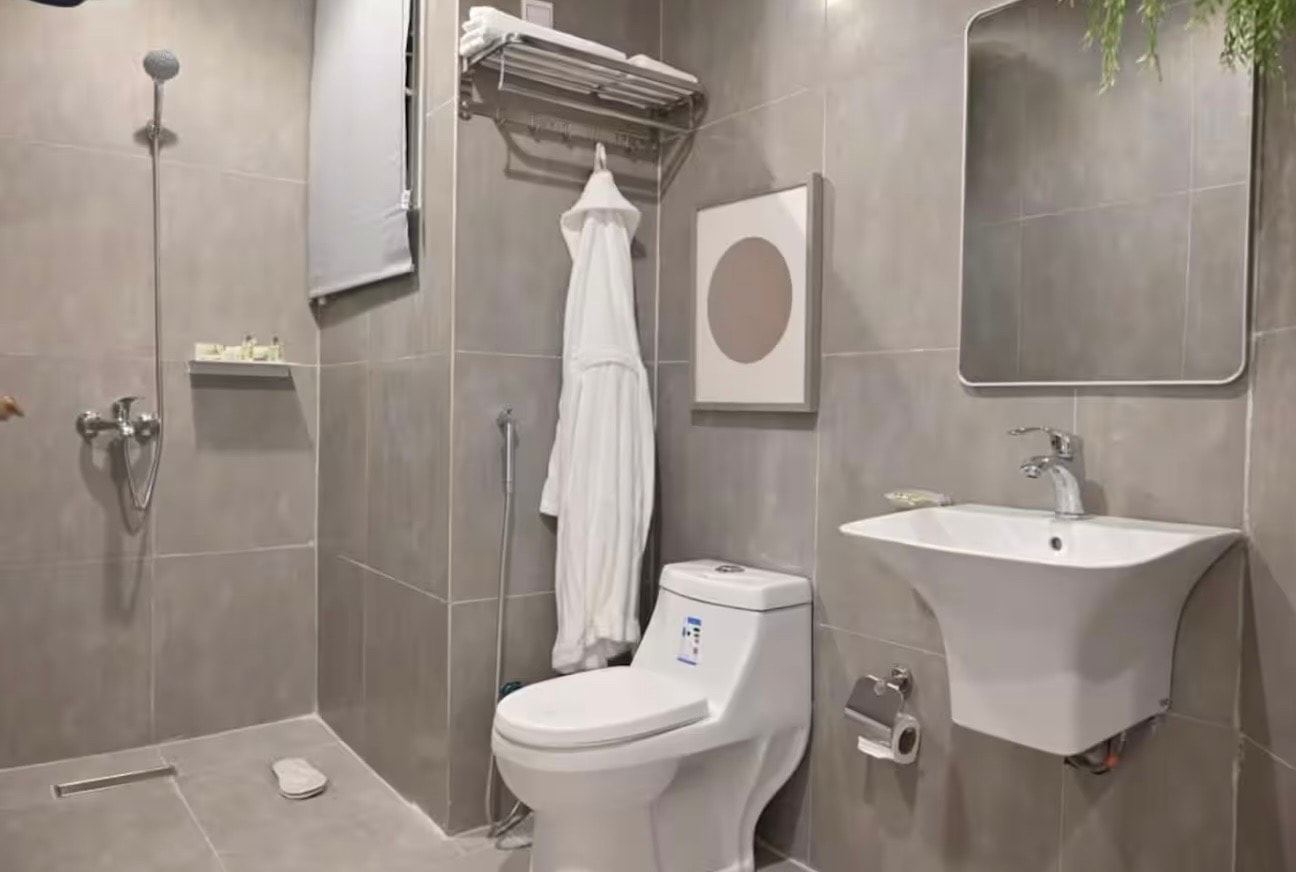 استديو فاخر بغرفه نوم وبجلسة فناء خارجية 8