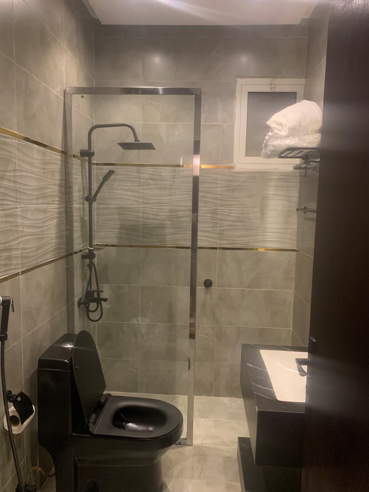 ع.ث شقة مريحه ومميزة 9