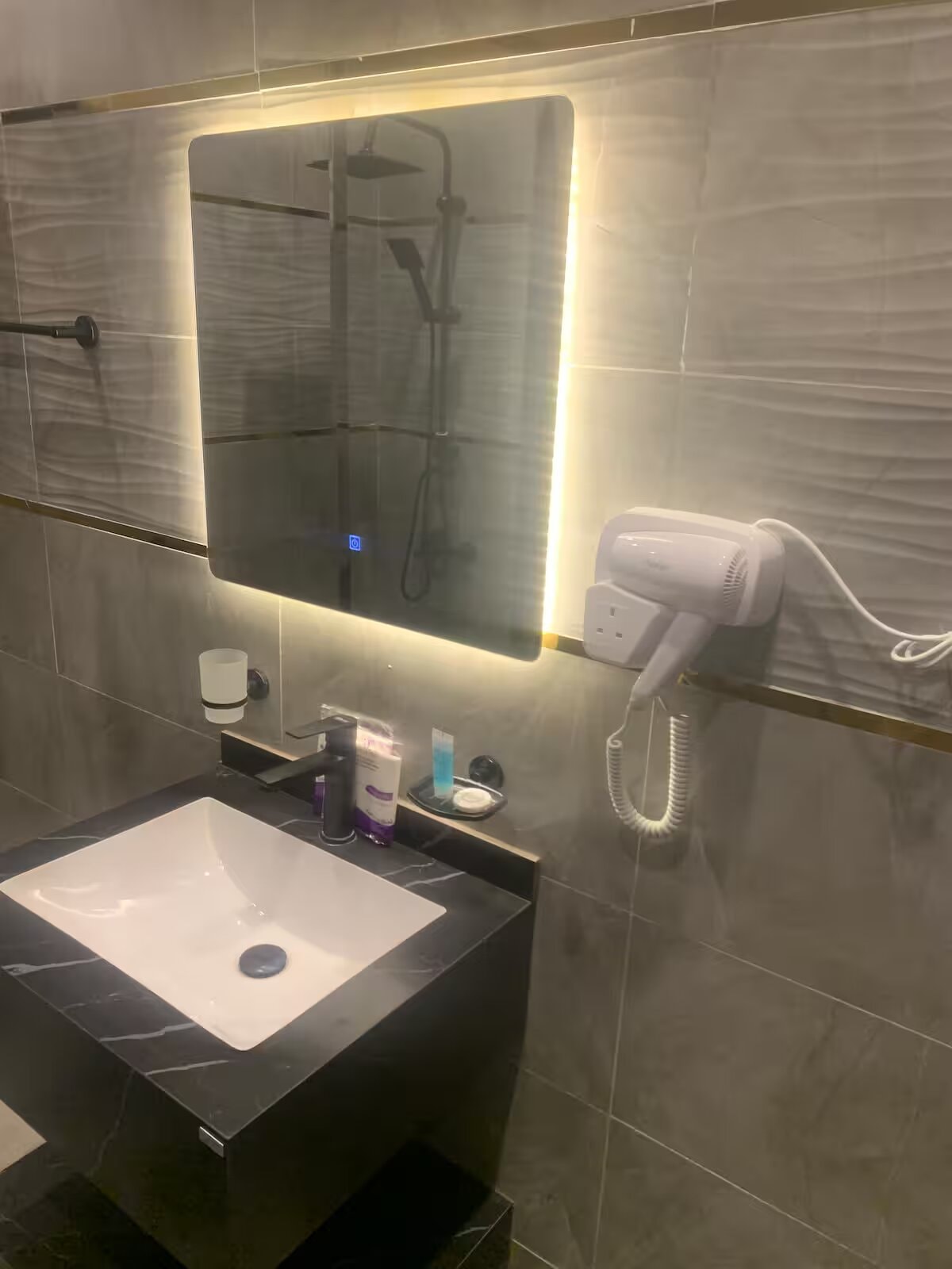 ع.ث شقة مريحه ومميزة 10