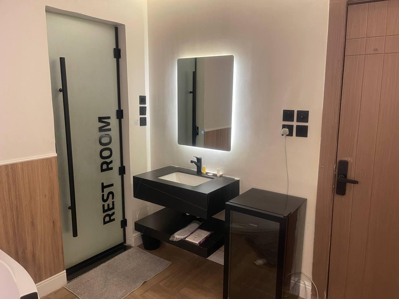 استديو بجاكوزي مميز 4